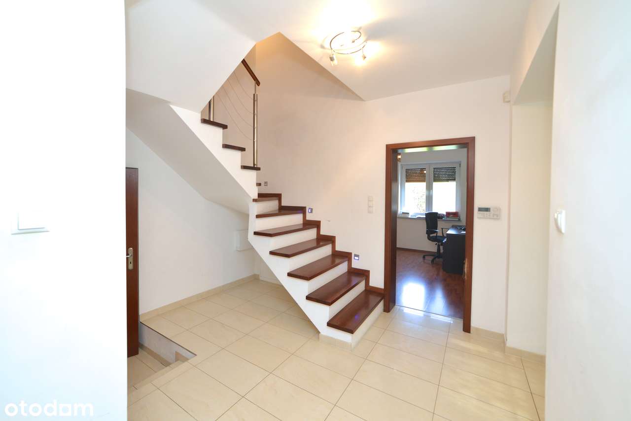 Wyjątkowy rodzinny dom z ogrodem i tarasem, 5 min do Leśnicy-9