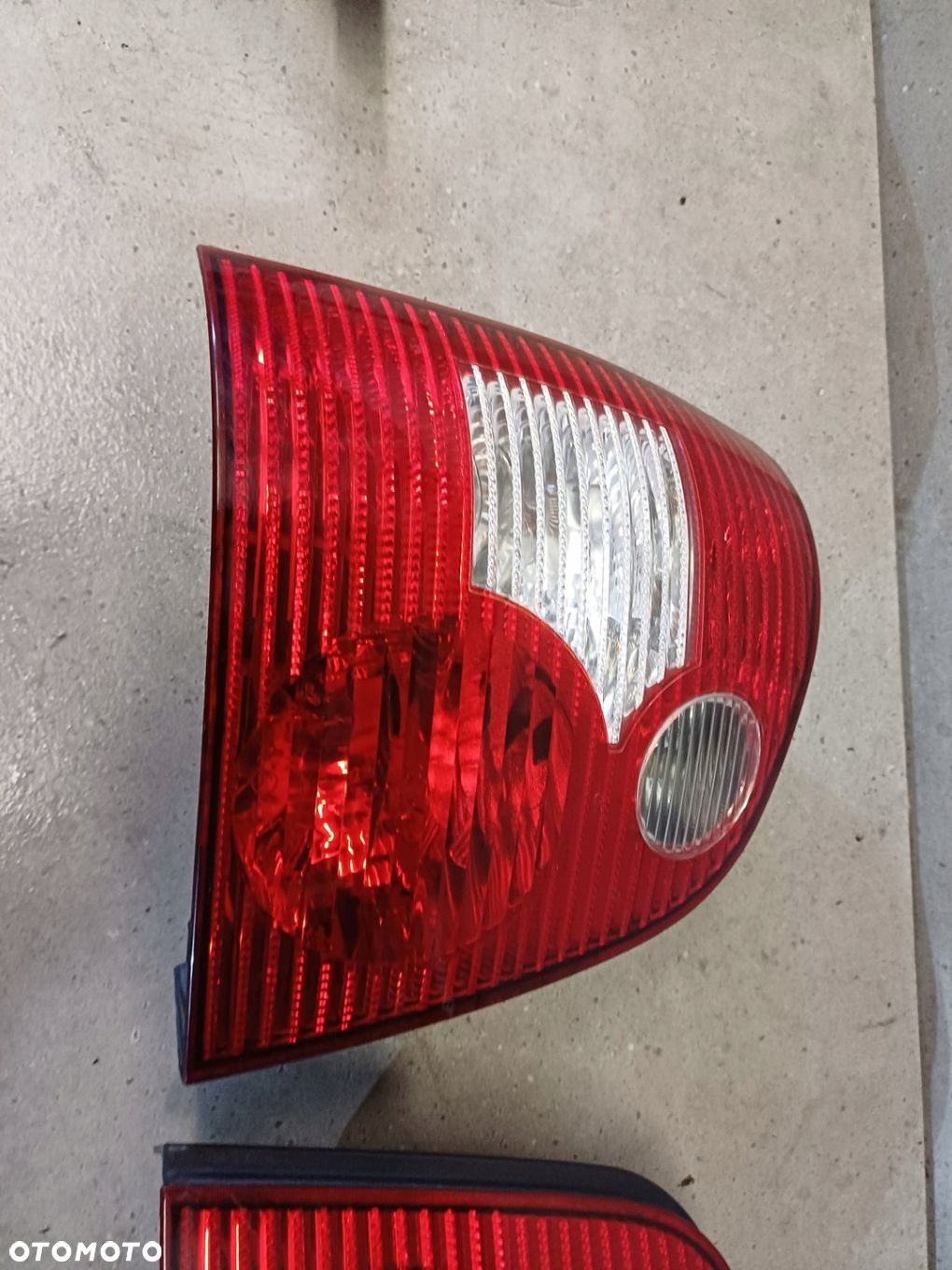 LAMPA TYŁ PRAWA VW POLO 9N - 2