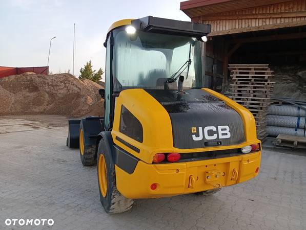 JCB 407 - 3