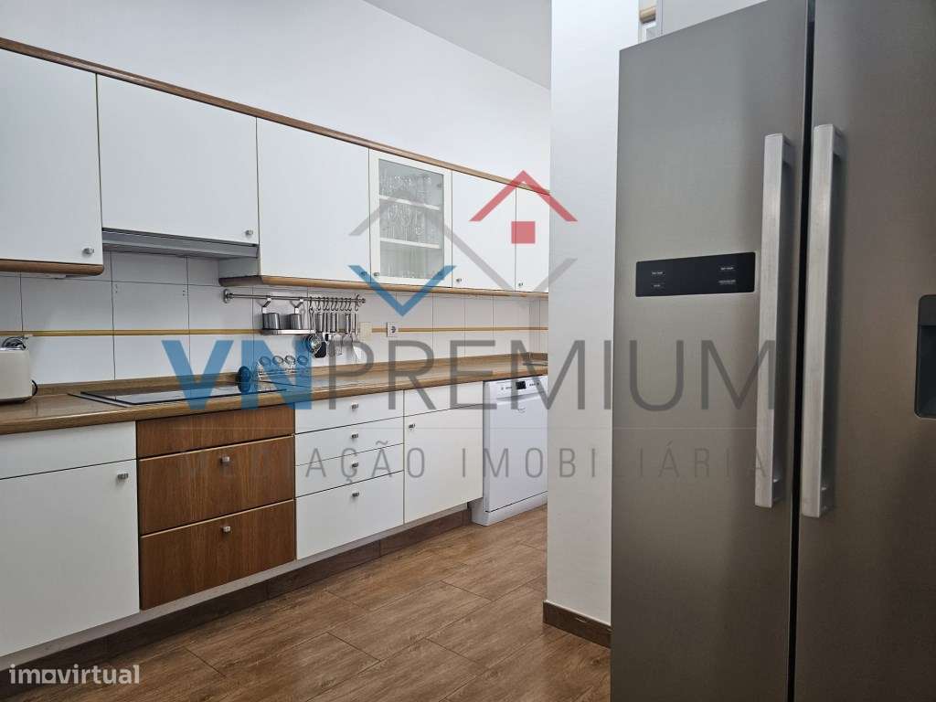 Excelente apartamento T4 em frente ao Casino do Estoril-14