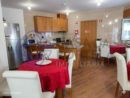 Casa de turismo com 5 quartos, todos com casa de banho privativa, send - Grande imagem: 4/17