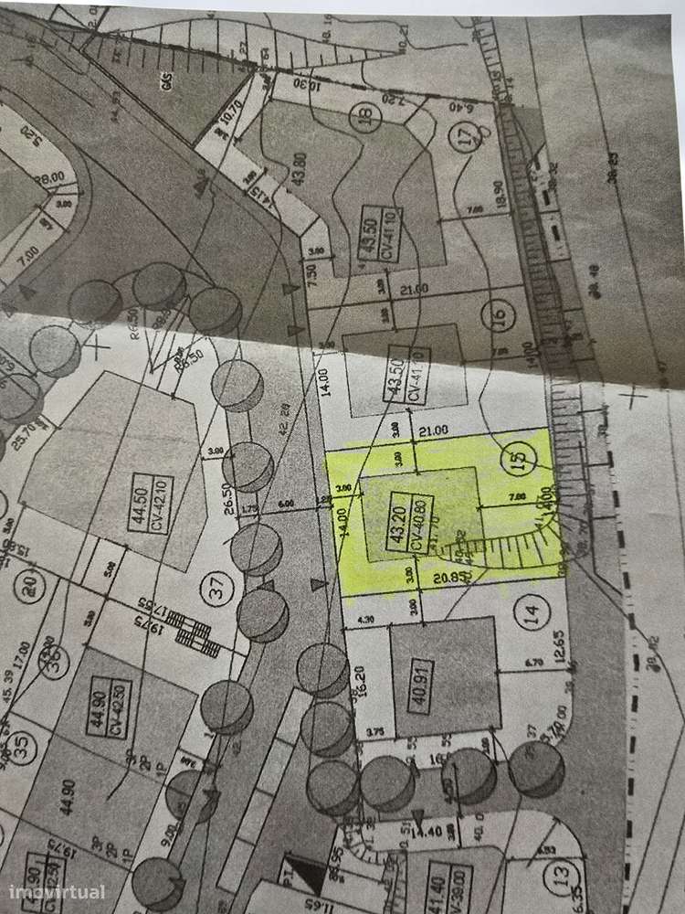 Terreno urbano sobreda - Grande imagem: 2/6