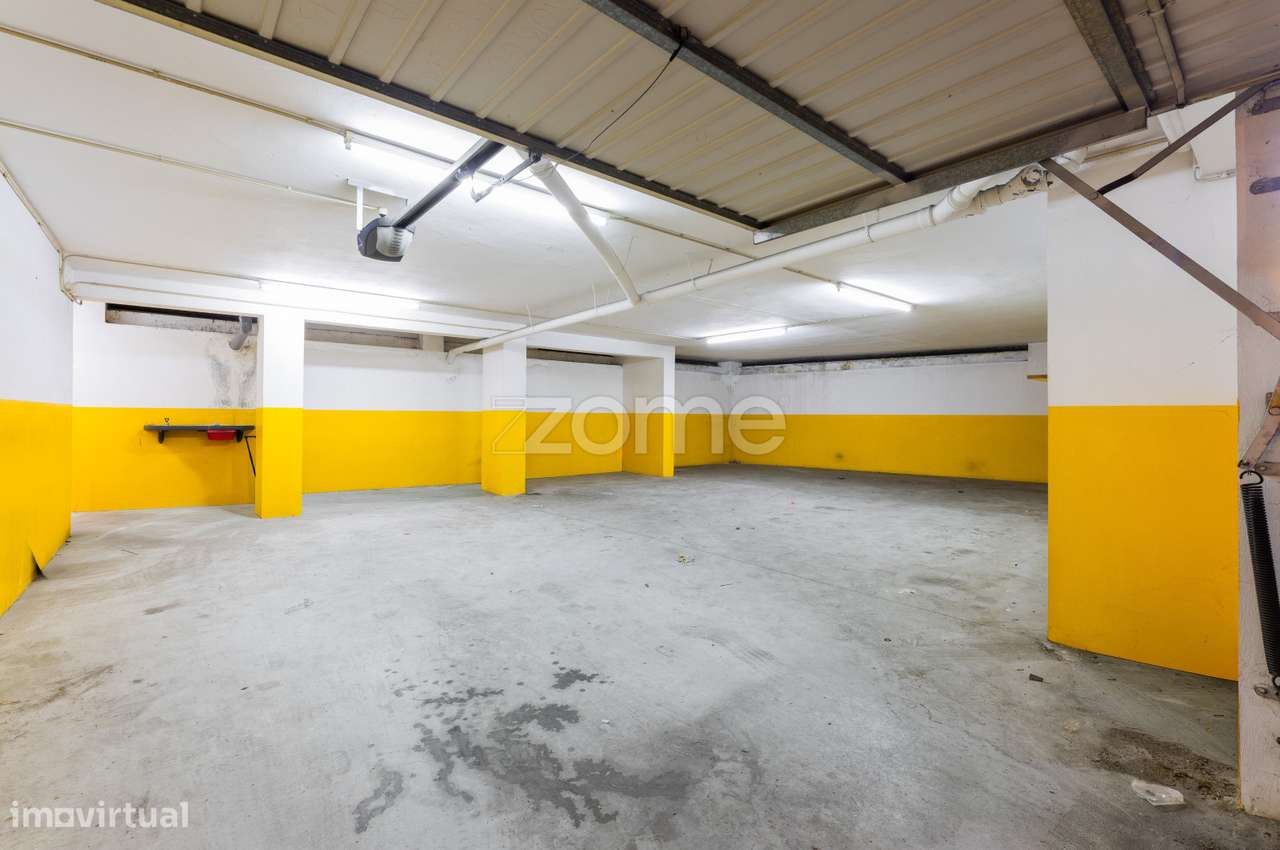 Garagem com 90 m2 para venda em S. Vítor - Braga - Grande imagem: 3/13