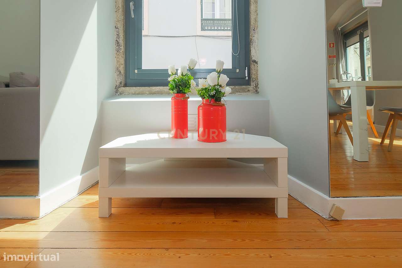 T1 único com pé direito alto + mezzanine | 81,56m² | Bairro Alto | Pot-11