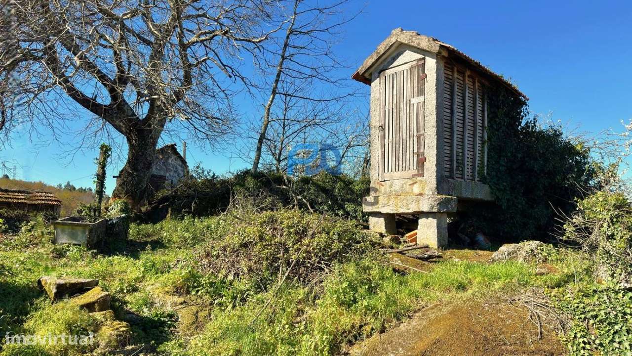 Oportunidade Única: Conjunto 3 Moradias em Granito Vistas Panorâmicas-36