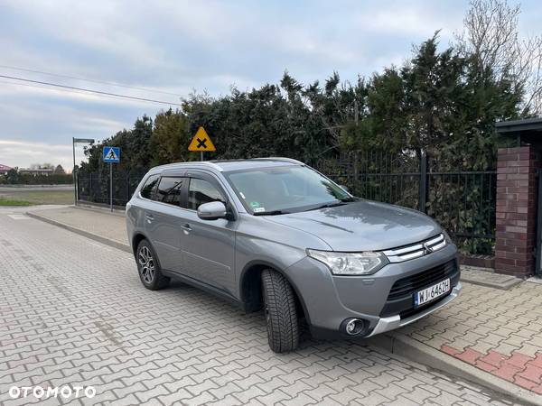 Mitsubishi Outlander 2.2 DID Intense + - 13