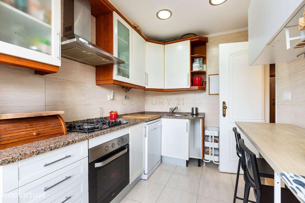 Apartamento T4 Remodelado Corroios-11