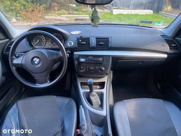 BMW Seria 1 116i - 8