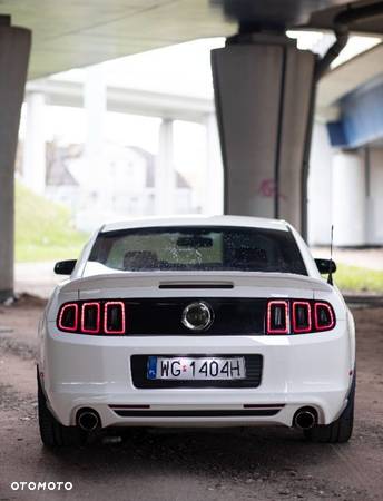 Ford Mustang 2013-2014 spoiler klapy styl GT500 - 6