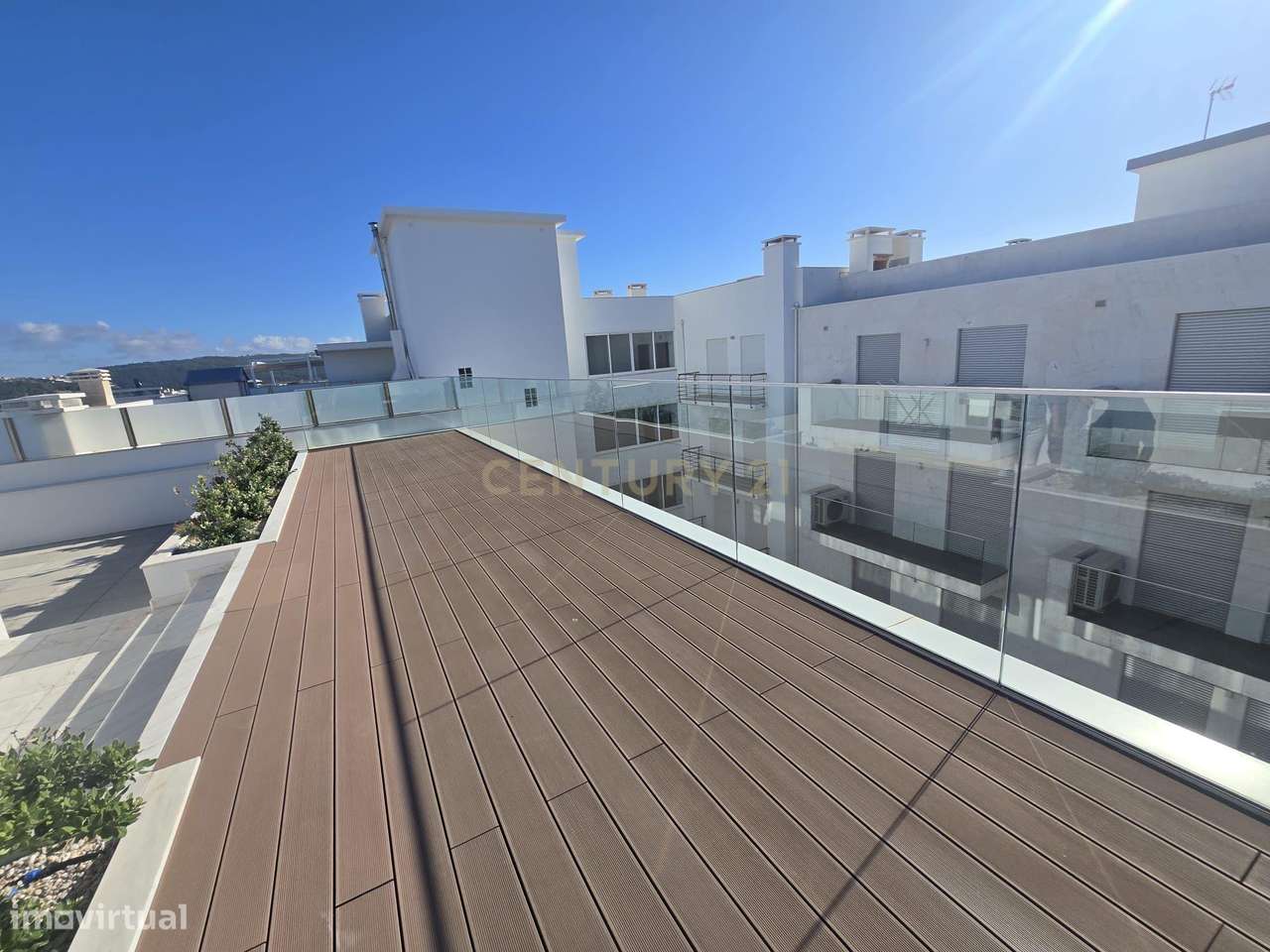 Lindíssimo Apartamento Novo T2 a dois passos da praia-3