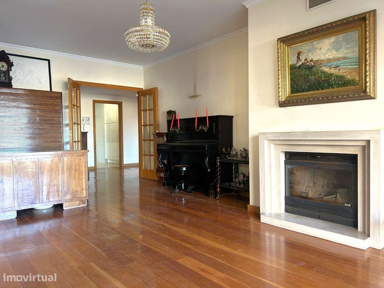 Apartamento T3 com Varanda junto à Praça do Império – Foz do Douro-14