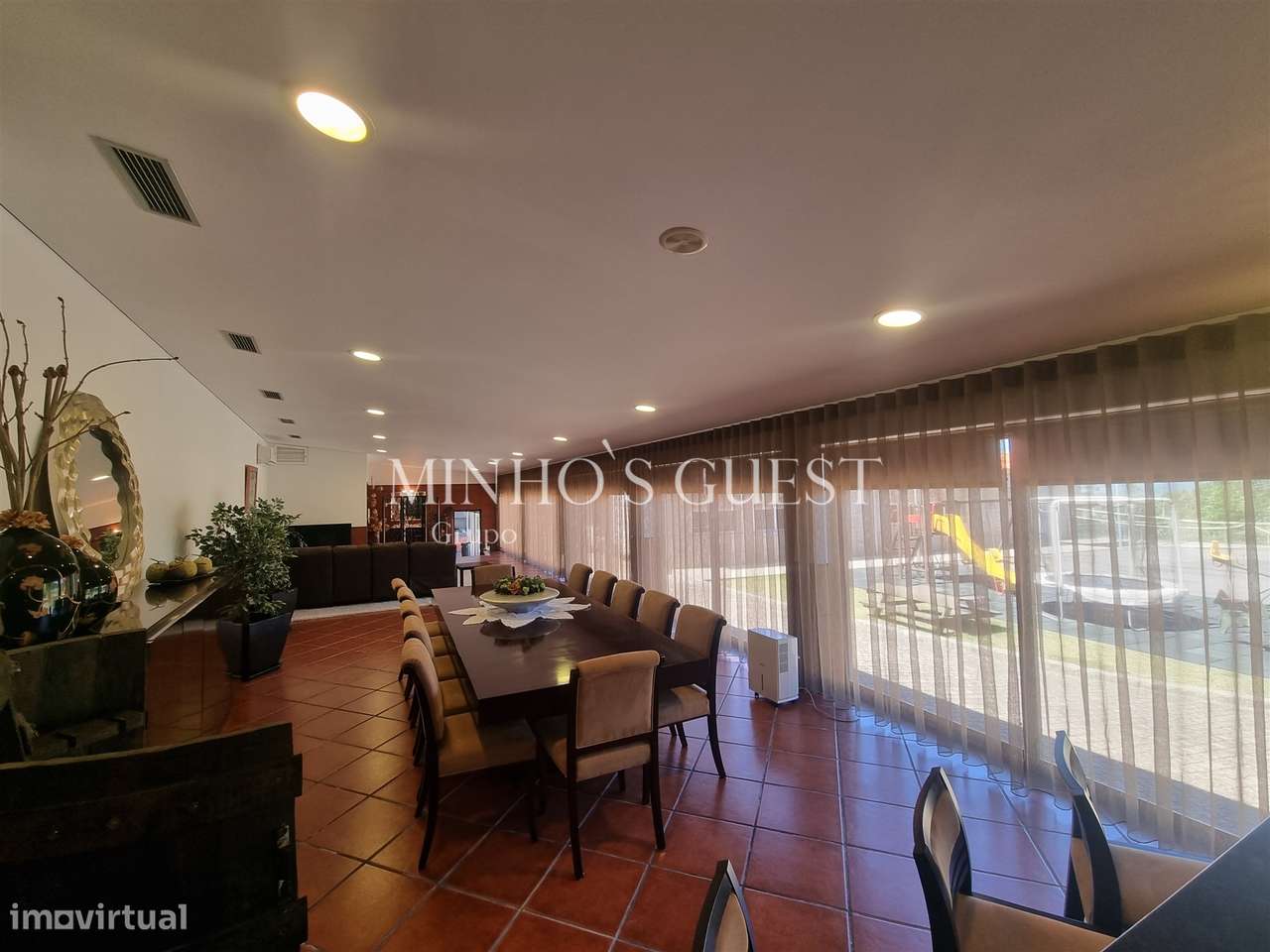 Moradia V4 de Luxo (650m2) Implantada em Terreno de 12500m2 - Souto, G-44