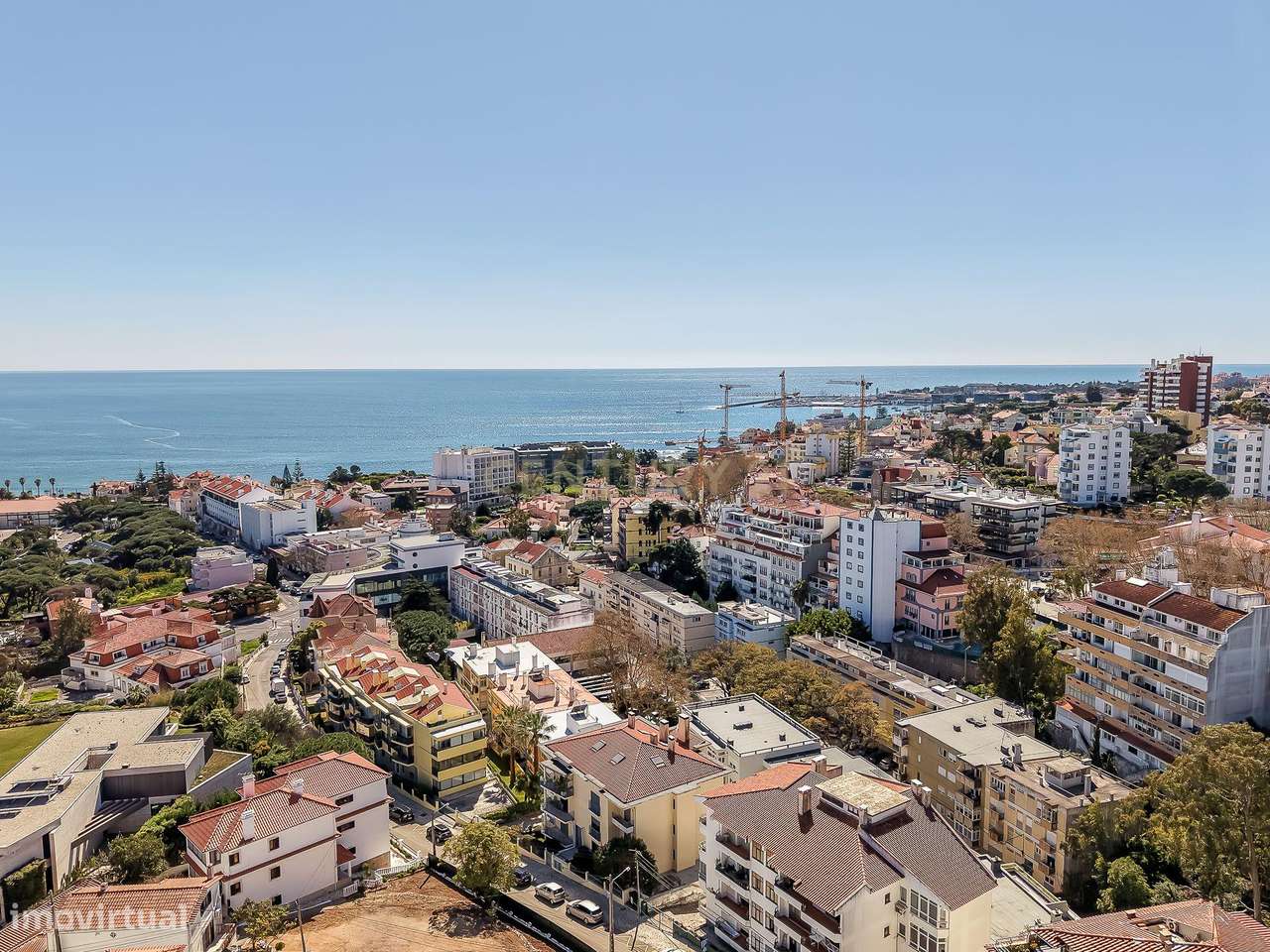 Viver no Estoril: T2 Renovado com Vista Mar, a 5 min a pé da Praia e d-9