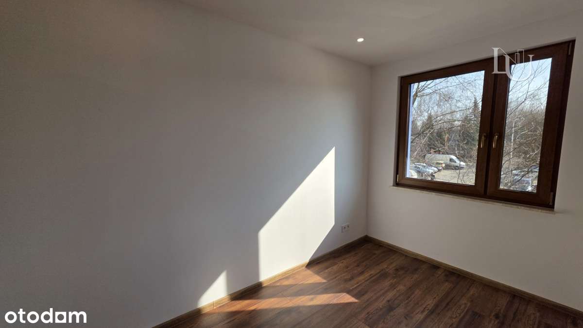 2 pokoje do wejścia, po generalnym remoncie-10