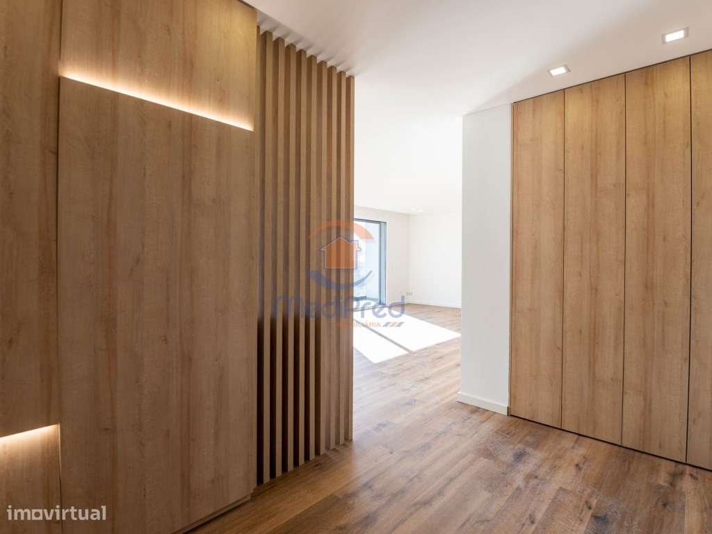 Apartamentos T2 NOVOS c/ 2 Varandas e BOX | Santo António dos Caval... - Grande imagem: 4/21