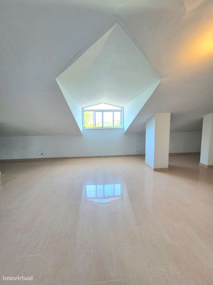 Moradia T5 em Bispeira, Sobral de Monte Agraço-58