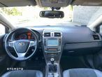 Toyota Avensis 2.2 D-4D Style - 9
