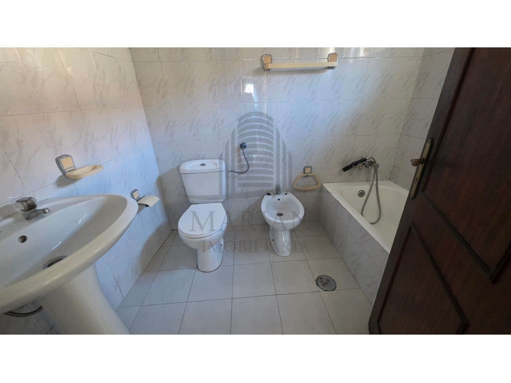 **2 Casas Térreas em Serzedo - Oportunidade Única! **-17