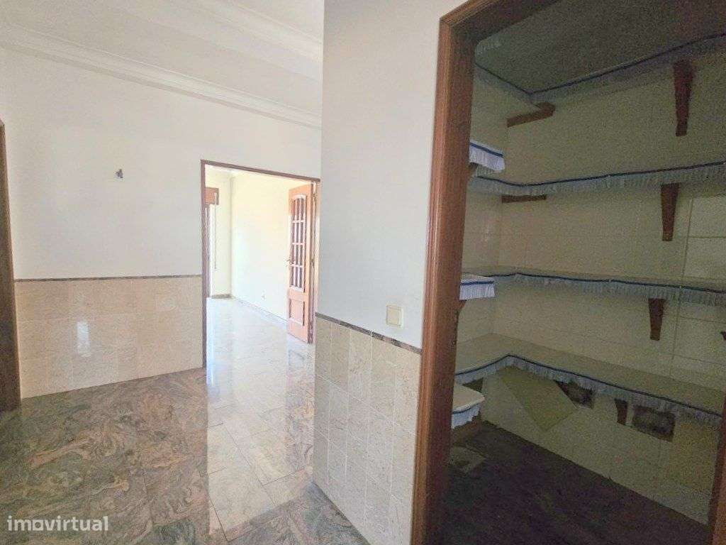 Apartamento T4 Central  Gaio Rosário-16