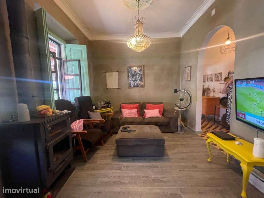 Moradia única na Abela - Espaço, Conforto e Tradição!-9