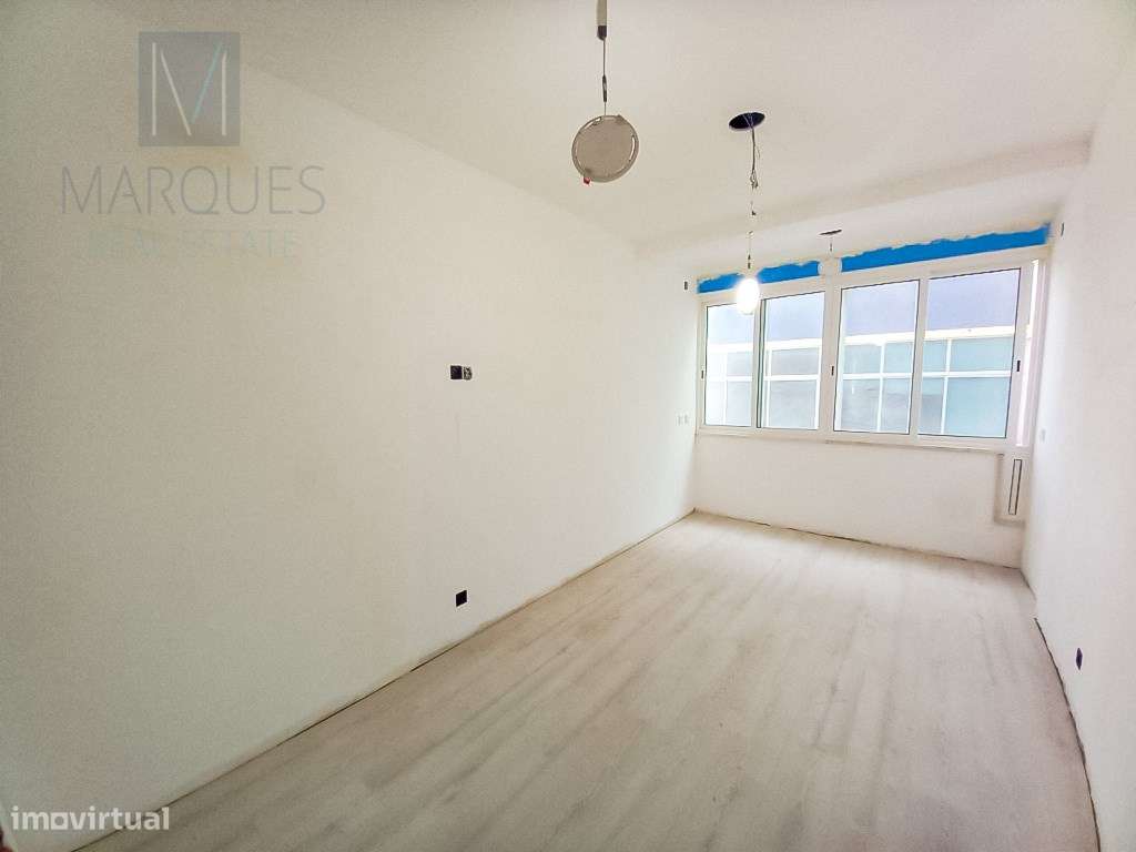 Apartamento T4 no Laranjeiro-13