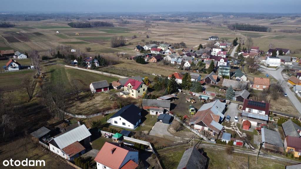 Dom z duszą na uboczu – cisza i przestrzeń-13
