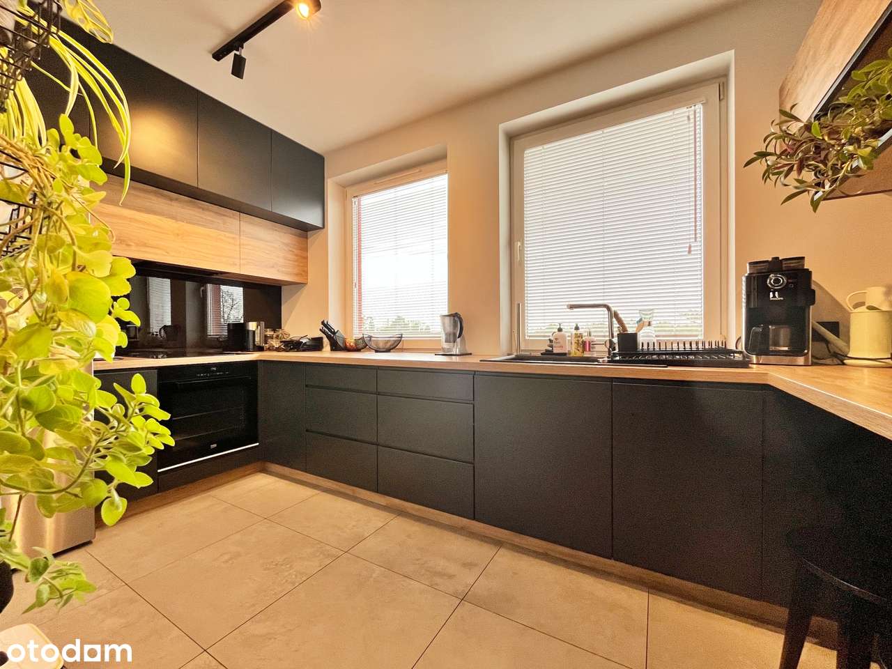 Garaż, klima, taras, piwnica-6