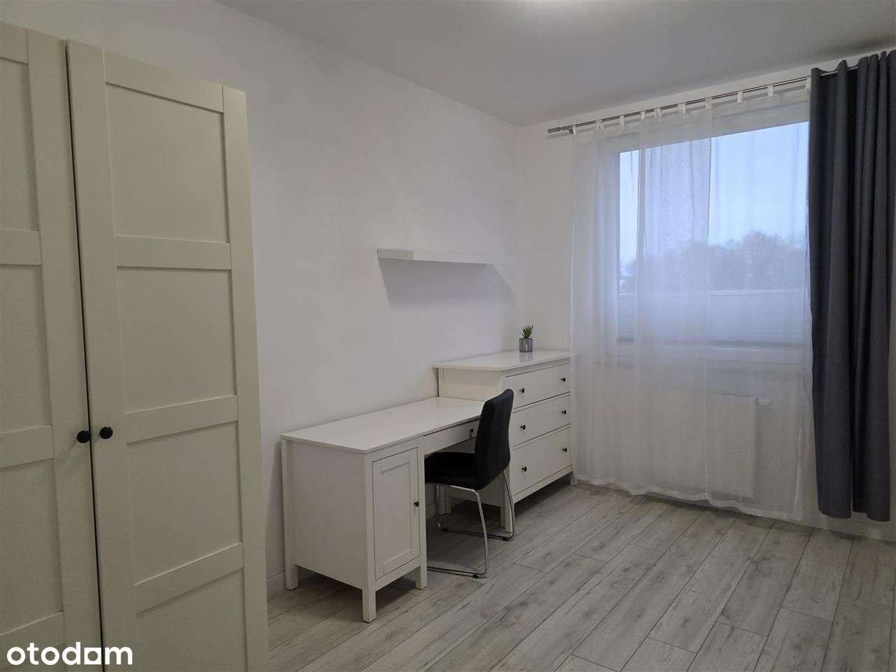 3 pok.z loggią w pełni umeblowane na Hallera.-7