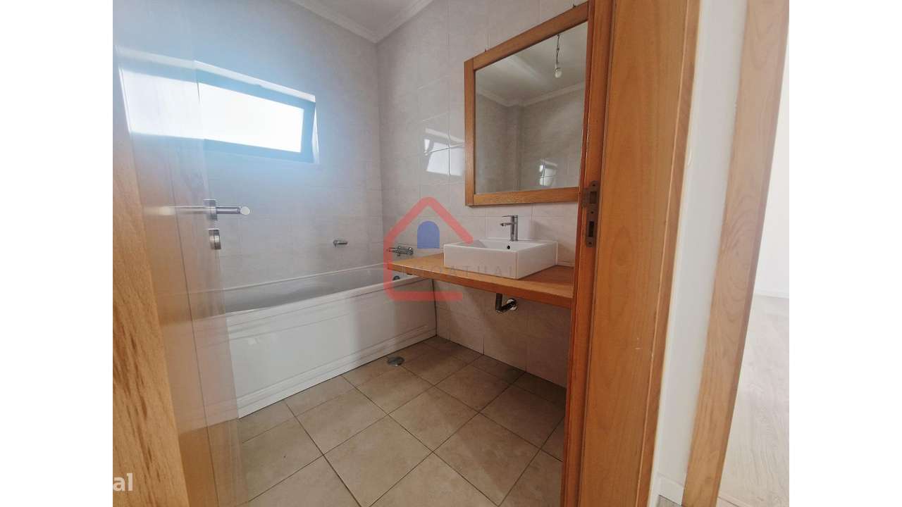 Moradia Isolada em Almada-20