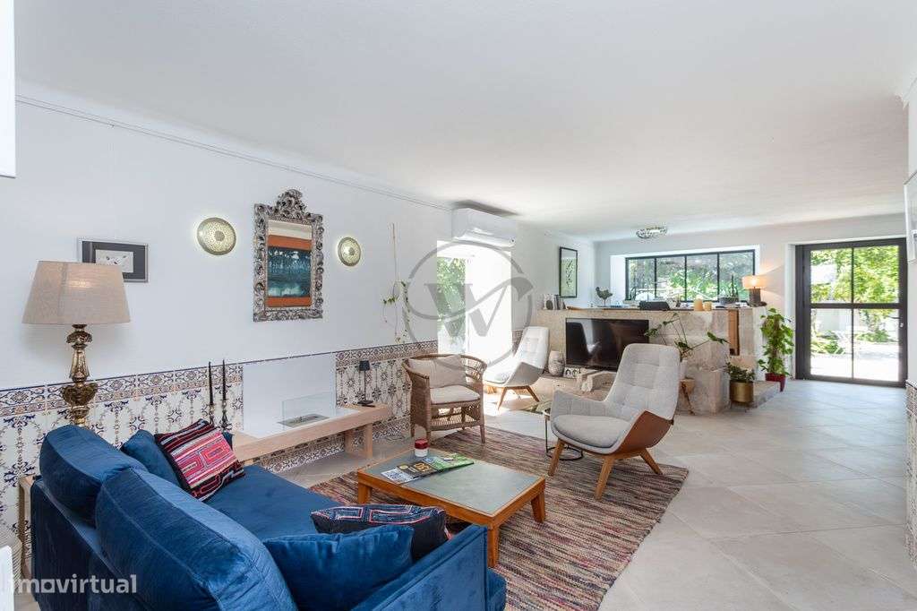 Moradia T5 com jardim e piscina no coração histórico de Azeitão - Grande imagem: 5/58