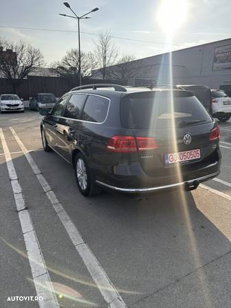 Volkswagen Passat 2.0 TDI DPF Blue TDI DSG Highline - 4