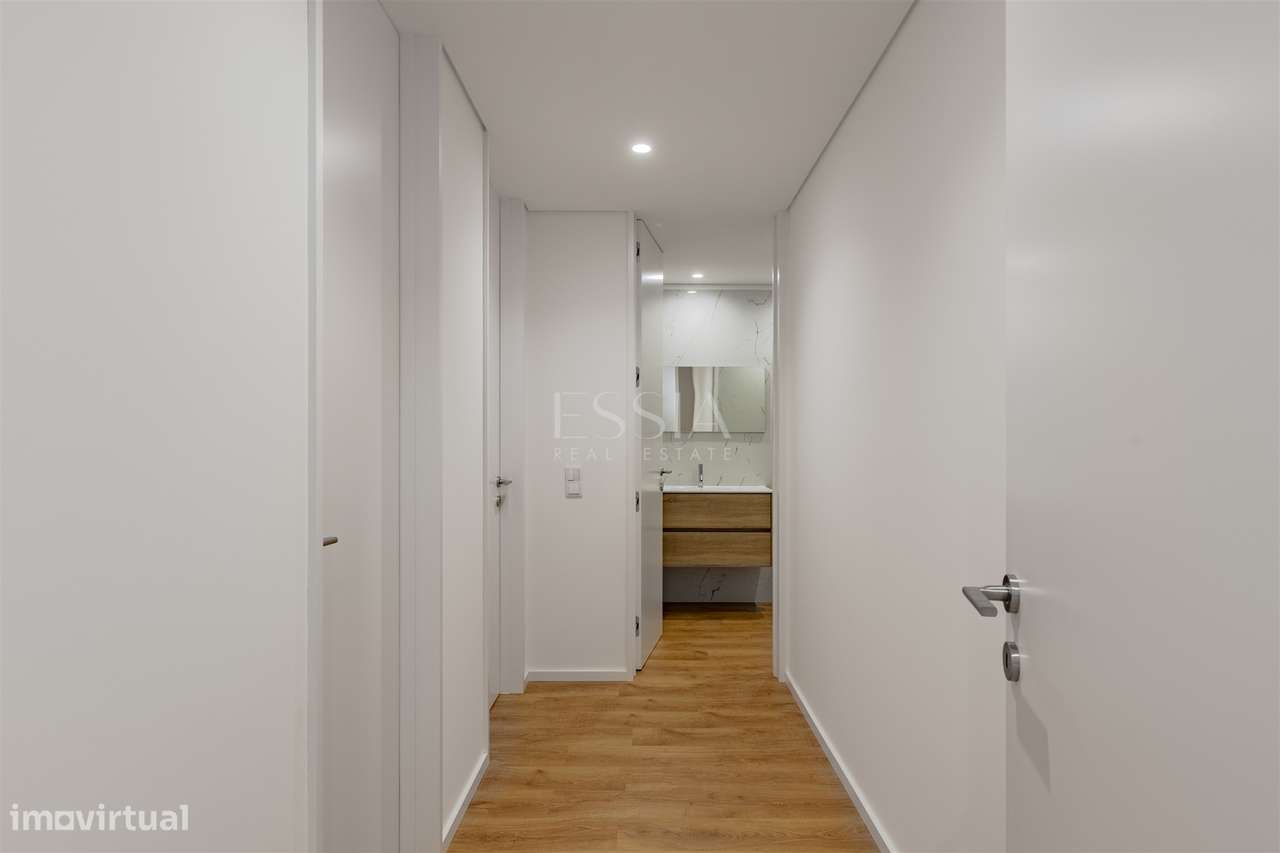 Apartamento T2 no Último Piso com Terraço na Boavista, Porto-18