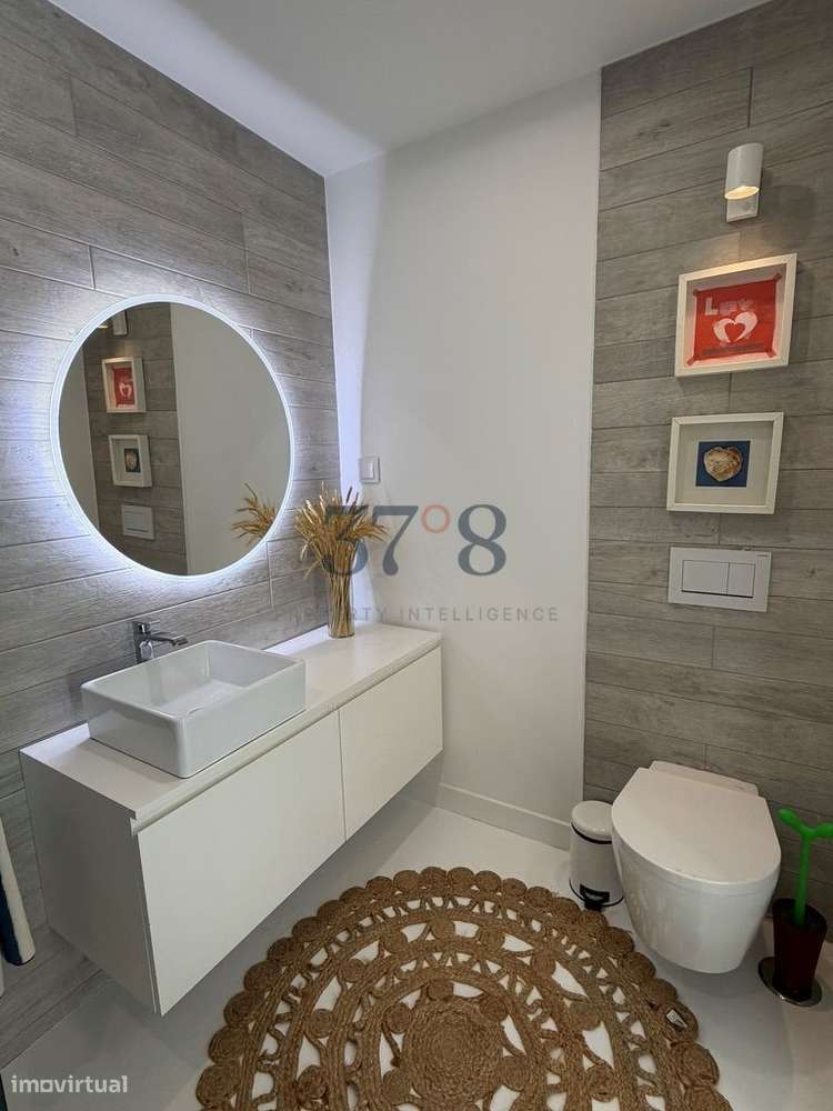 Uma vivenda de 4 quartos com piscina, num terreno de 2 hectares a 10 m-24