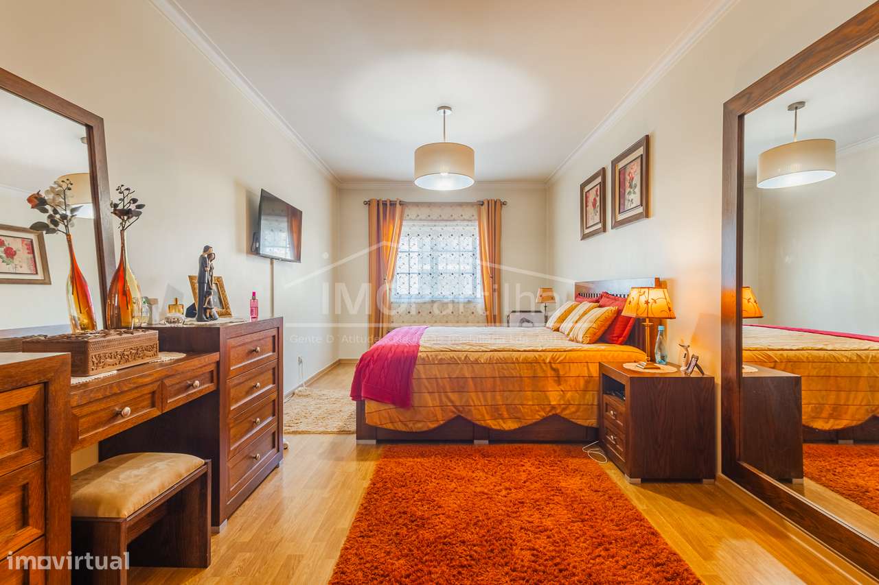Apartamento T2 | 159 m² | Suíte | Garagem | Varanda-25