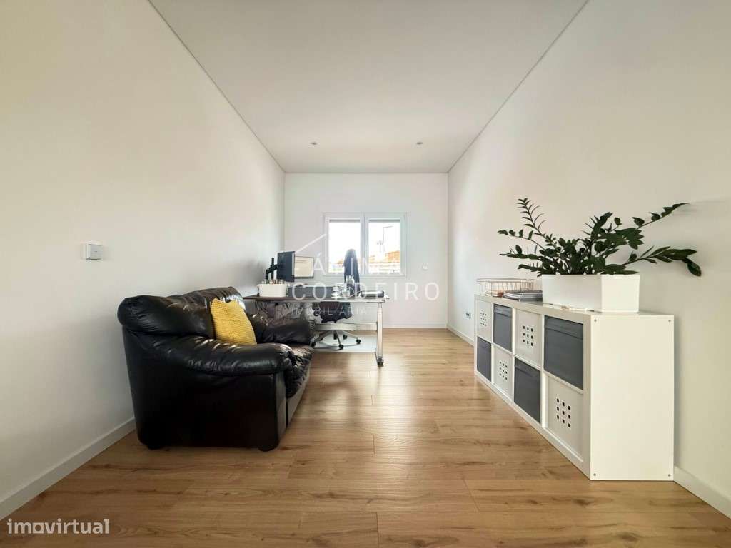 Fantástica Moradia T4+1 Quinta do Anjo/Auto Europa-28