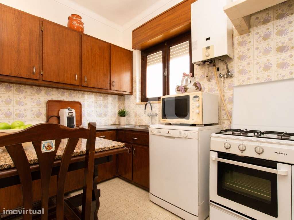 Moradia Bifamiliar T4 + T1 com garagem nas Paredes, em Alenquer!-4