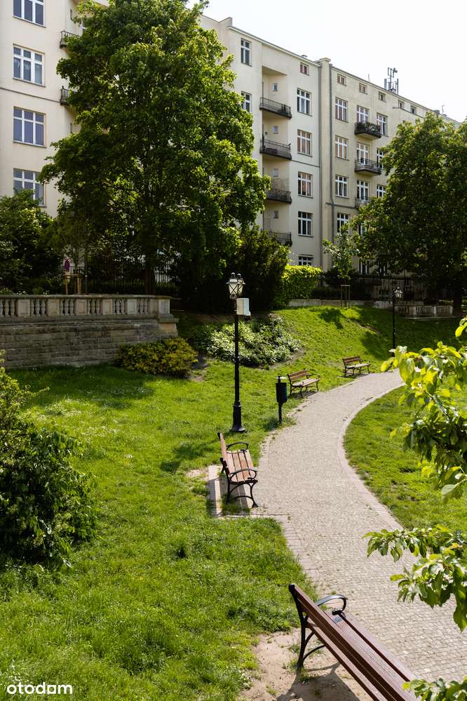 ALEJA RÓŻ | 2/3 pokoje w kamienicy | balkon | Park Ujazdowski-2