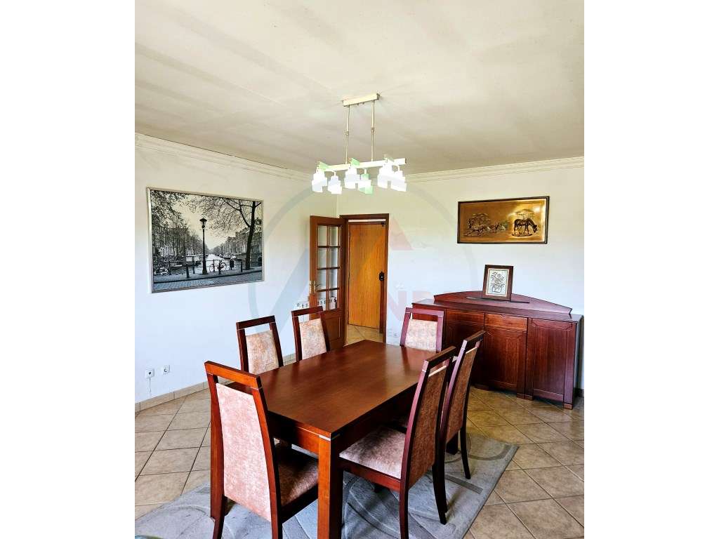 Apartamento T2+2 +2 (arrumo no ultimo piso com entrada independente... - Grande imagem: 4/34