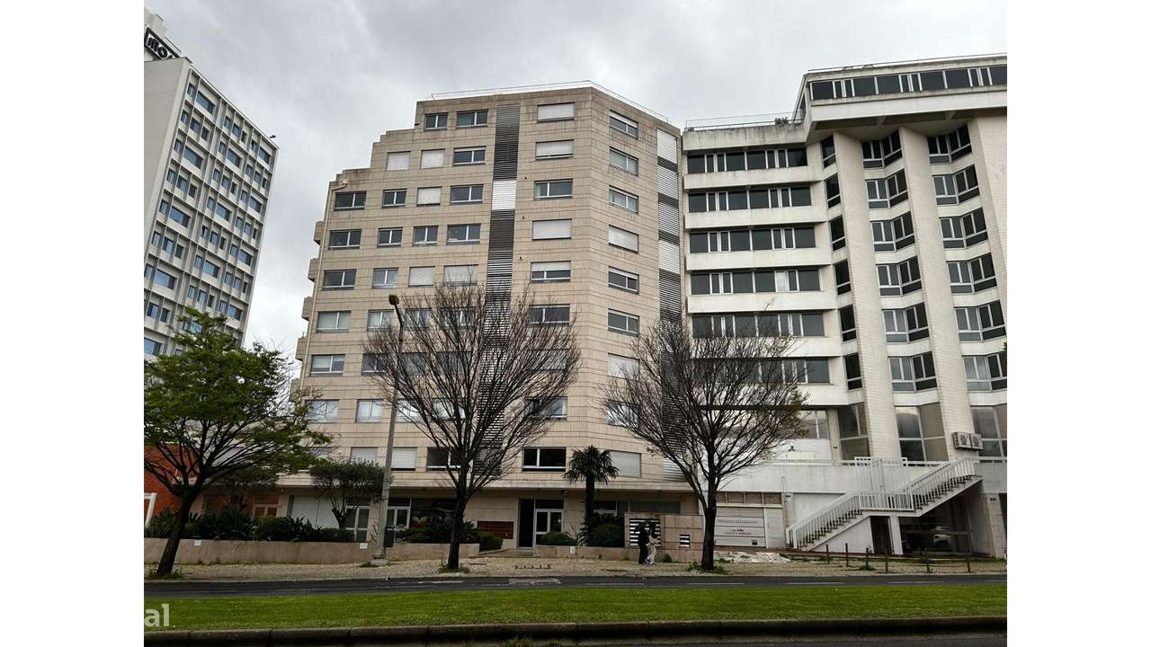 Lugar de Estacionamento no Areeiro-17