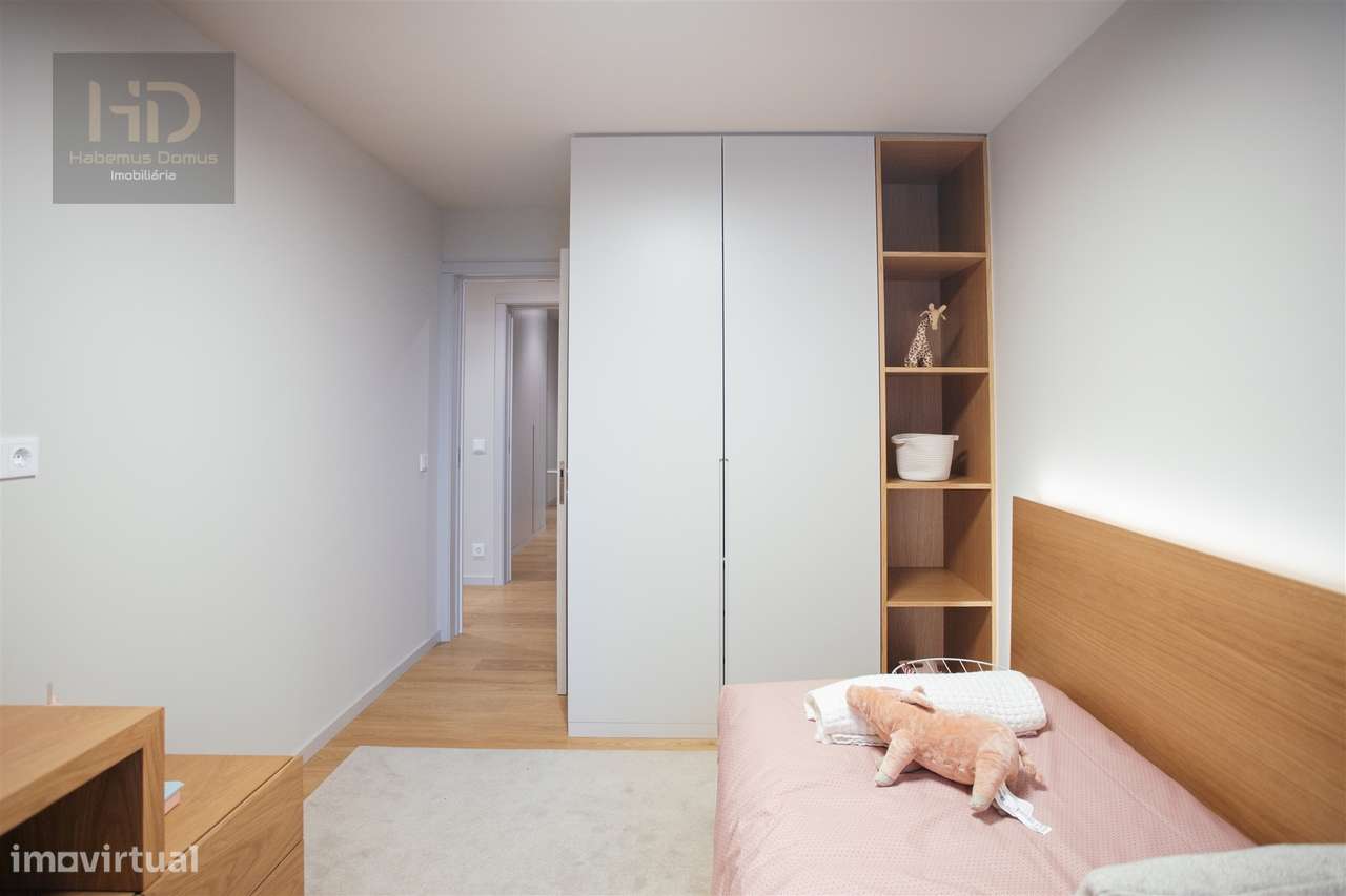 Apartamento T4 com vistas de mar e rio-19