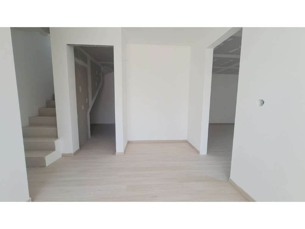 Moradia T2 +1, Contemporânea com Piscina Rua de Conímbriga, Zambuja...-23