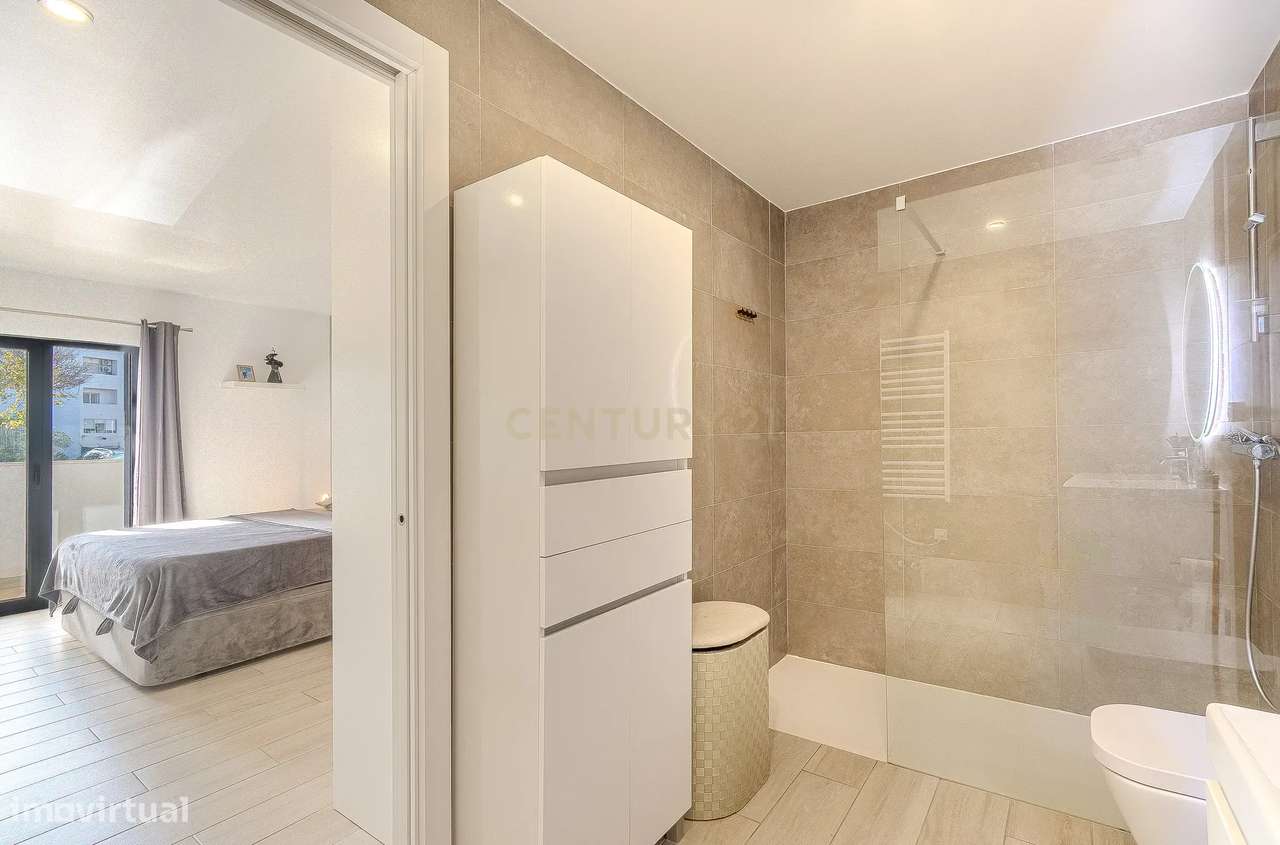 Luxuoso Apartamento de 3 Quartos novo com um Grande Terraço e Estacion-14