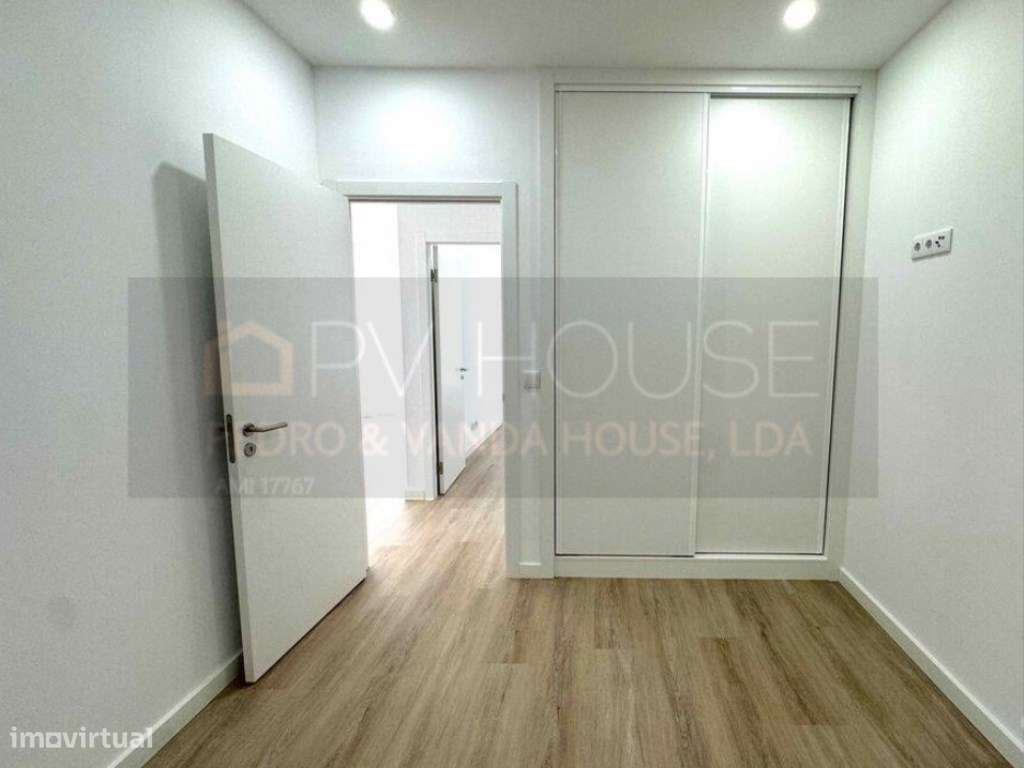 T4 Totalmente Remodelado com Suite e Cozinha Equipada | Rio de Mouro-27