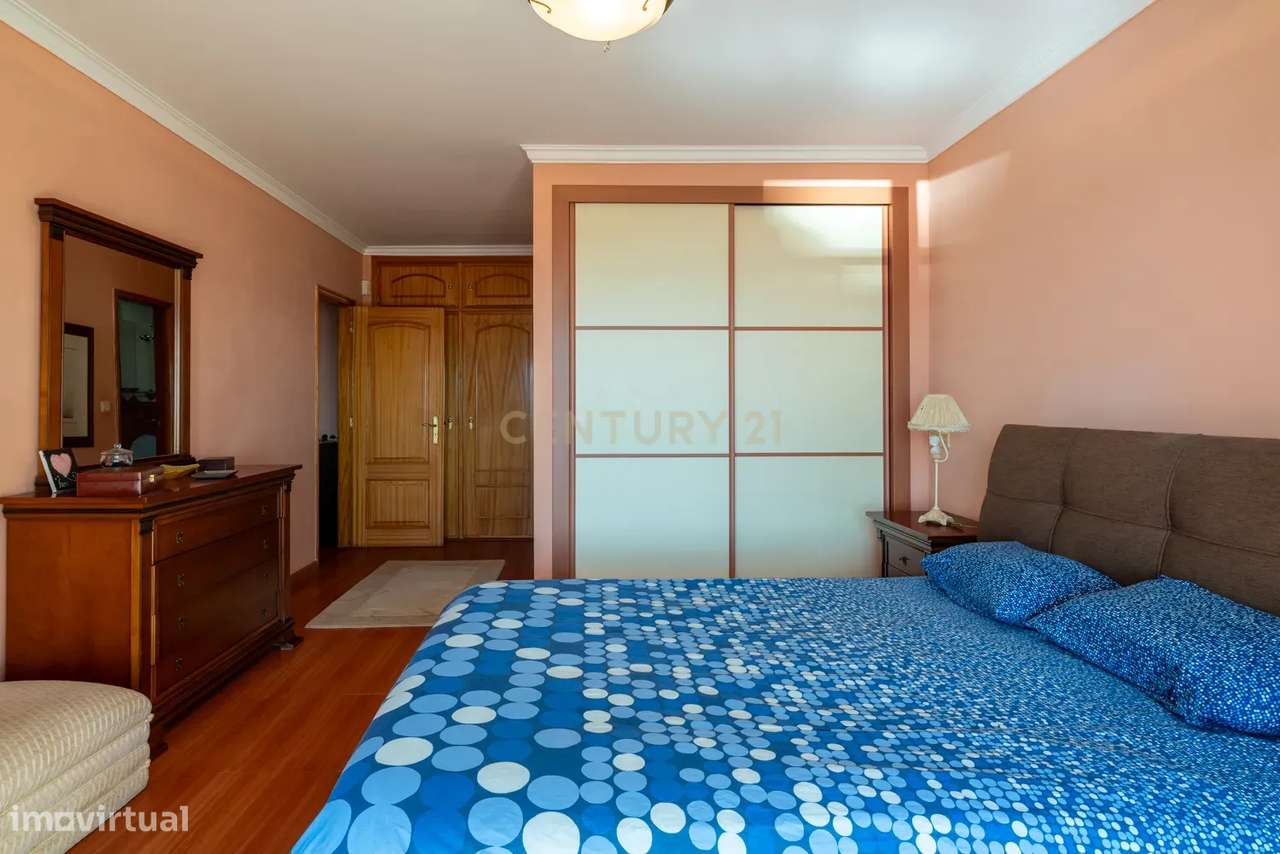 Penthouse T5 Jardins da Parede-22