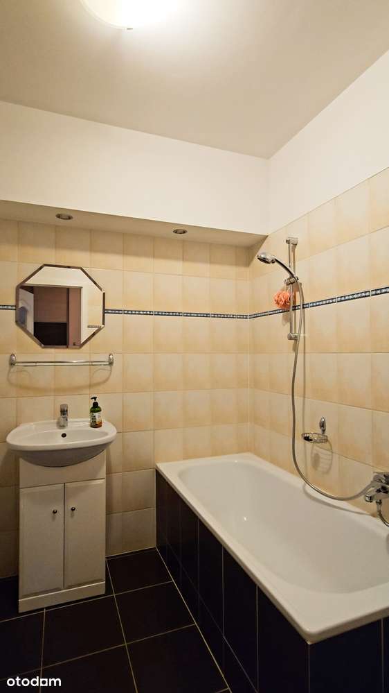 Dom w zabudowie szeregowej –  Bielsko-Biała, ul. Św. Jadwigi Śląskiej-13