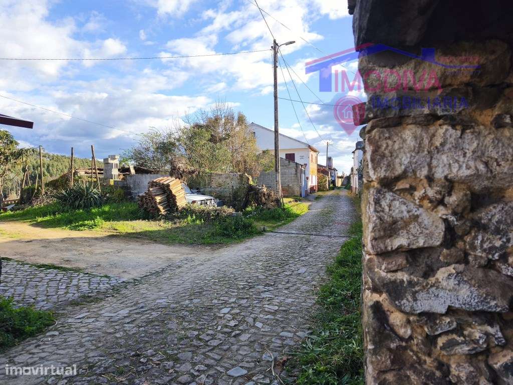 Casa de campo com terreno em Bairradas-21
