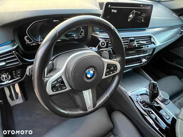 BMW Seria 5 530e xDrive M Sport sport - 17