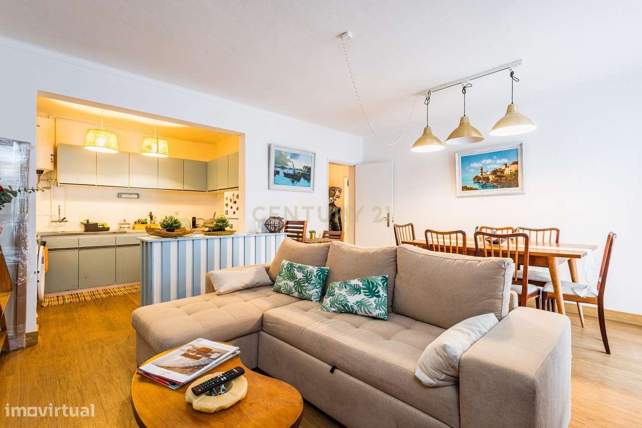 Apartamento T1 Mobilado || Elevador e Garagem || 1ª Linha da Praia do-6