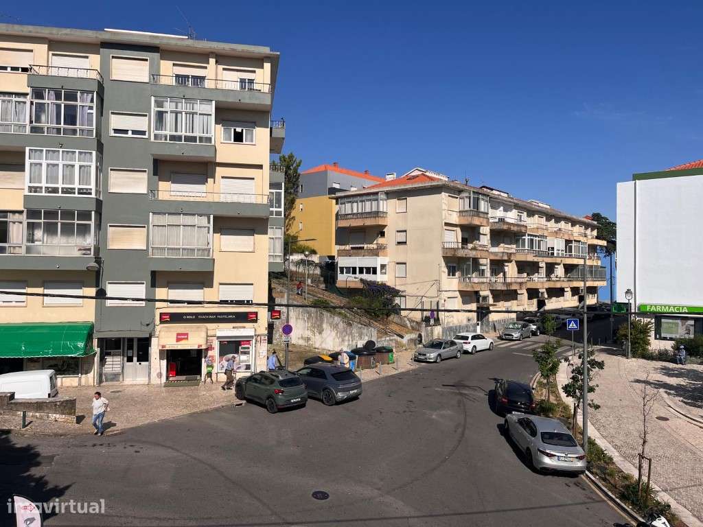 Apartamento T4, nas Mercês, Rio de Mouro-21