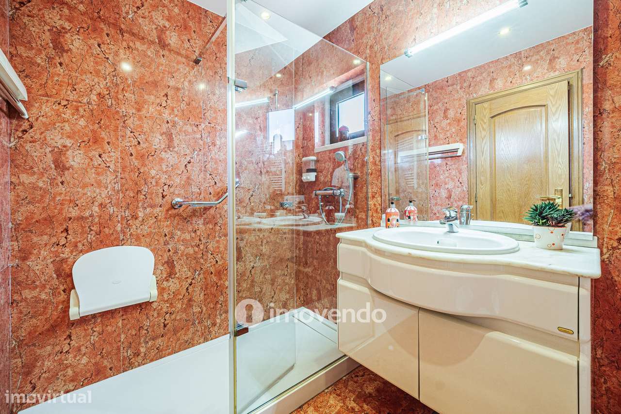 Apartamento T2 com garagem em condomínio com jardim, Paço de Arcos-21